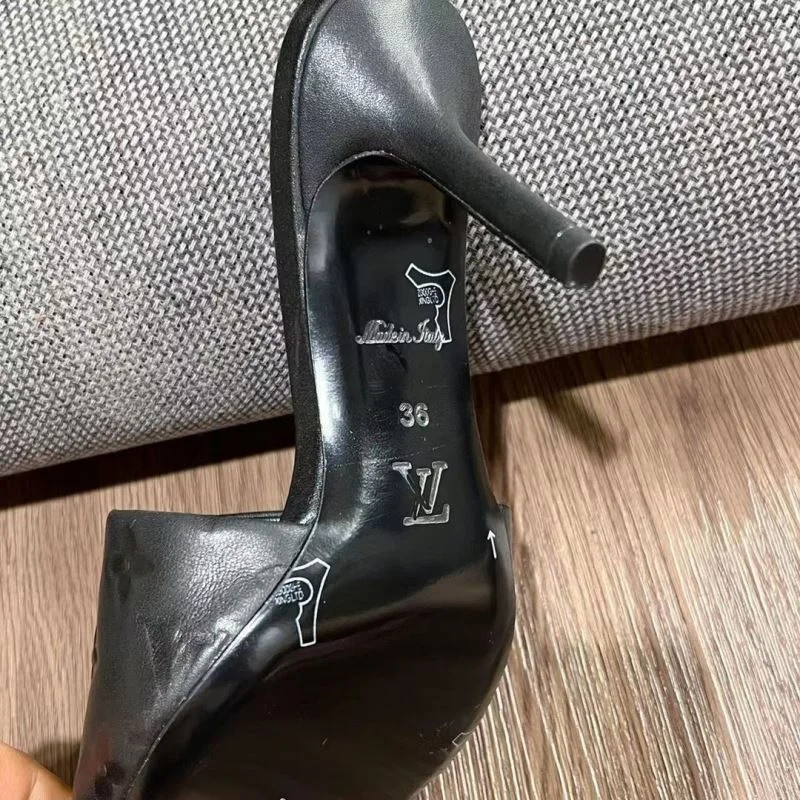 EyeCatching Louis Vuitton Slippers 31095