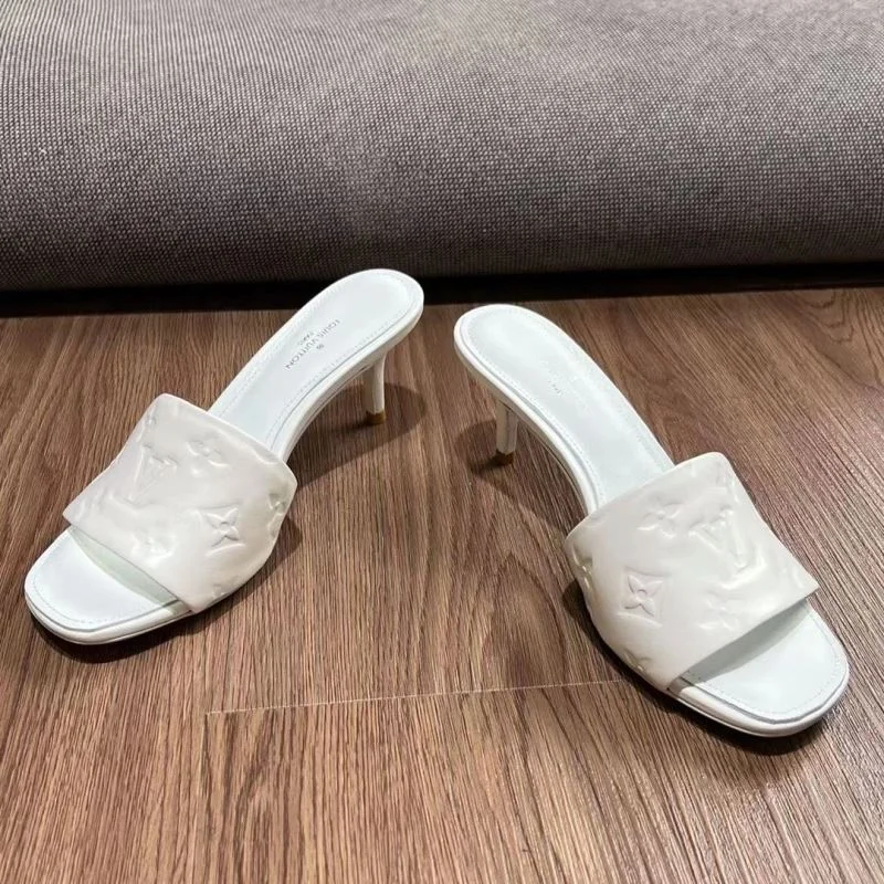 Trendsetting Louis Vuitton Slippers 31092