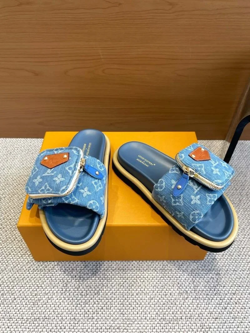 Bold Louis Vuitton Slippers 31070