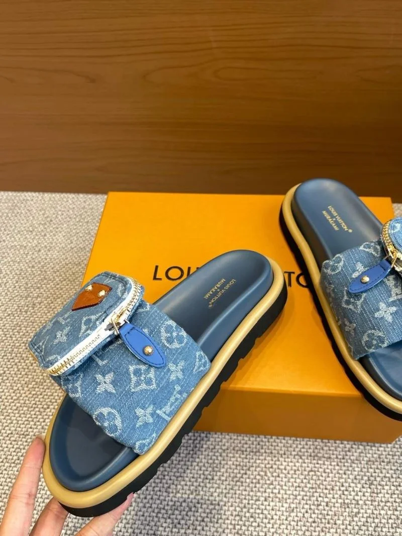 Bold Louis Vuitton Slippers 31070