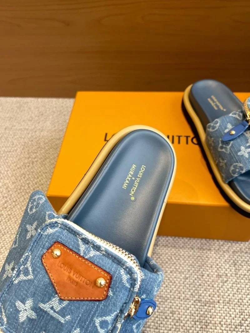 Bold Louis Vuitton Slippers 31070
