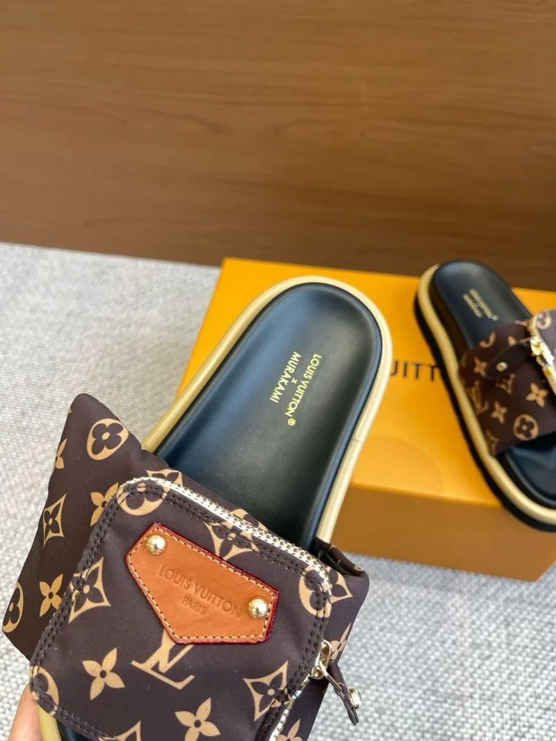 Refined Louis Vuitton Slippers 31089