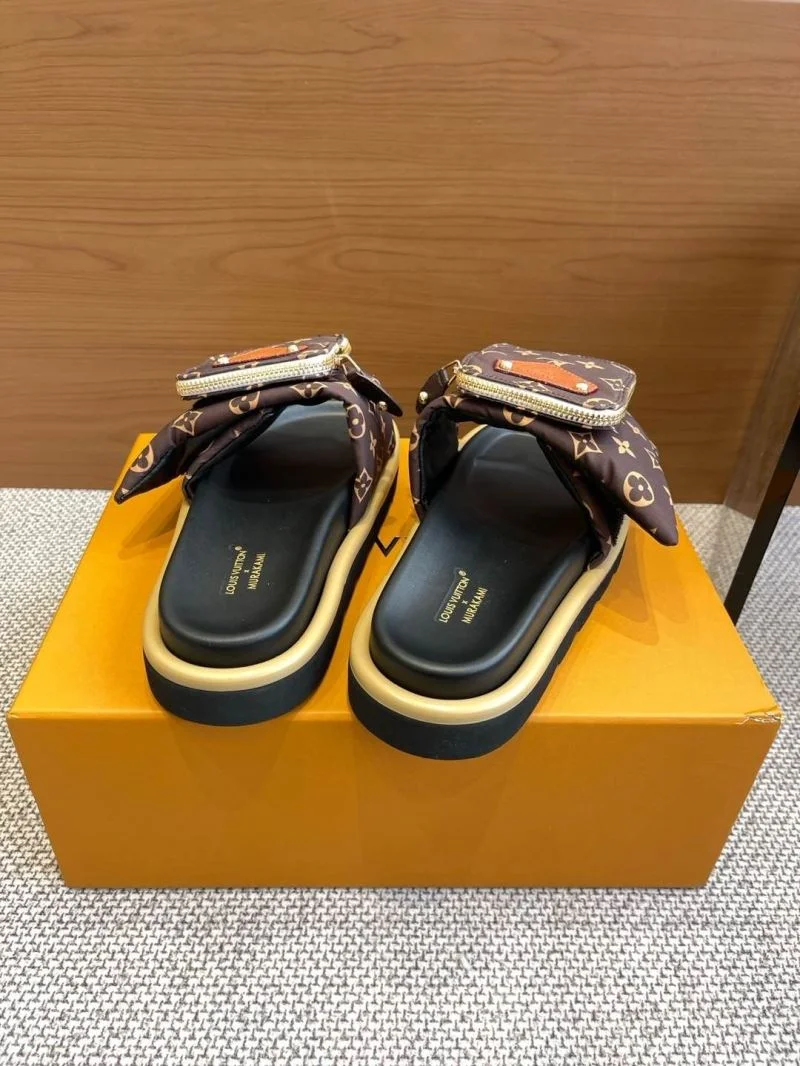 Refined Louis Vuitton Slippers 31089