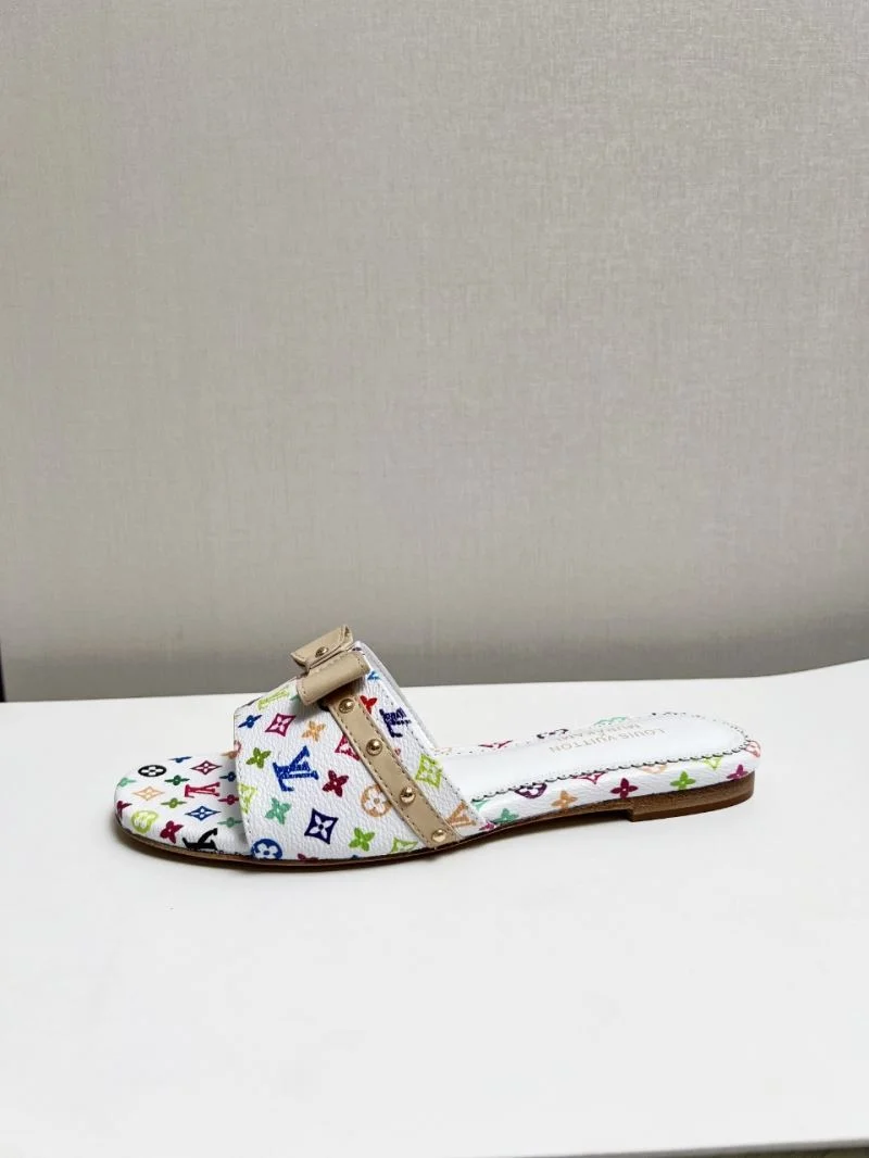 Effortless Louis Vuitton Slippers 31065