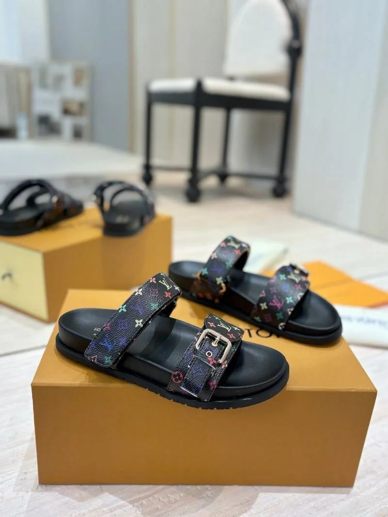 Chic Louis Vuitton Slippers 31063