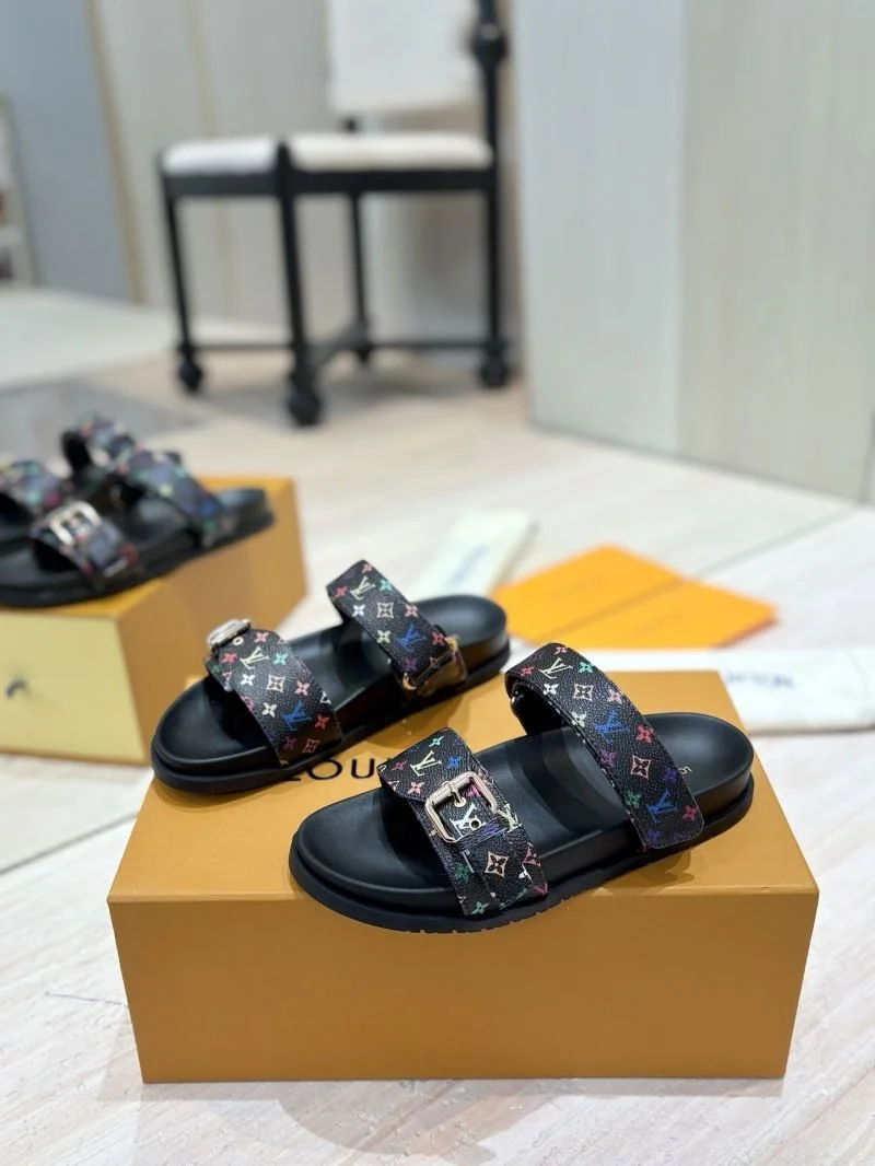 Chic Louis Vuitton Slippers 31063