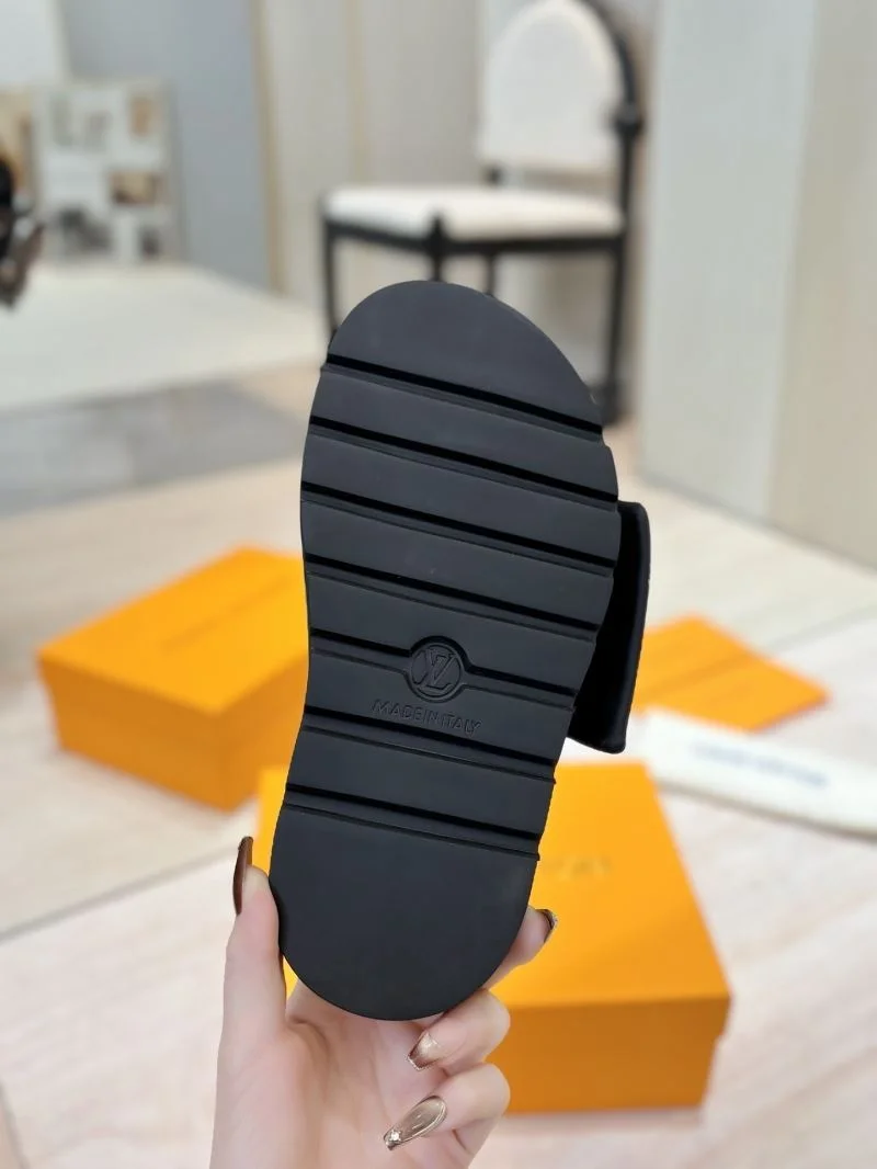 SmoothTexture Louis Vuitton Slippers 31062