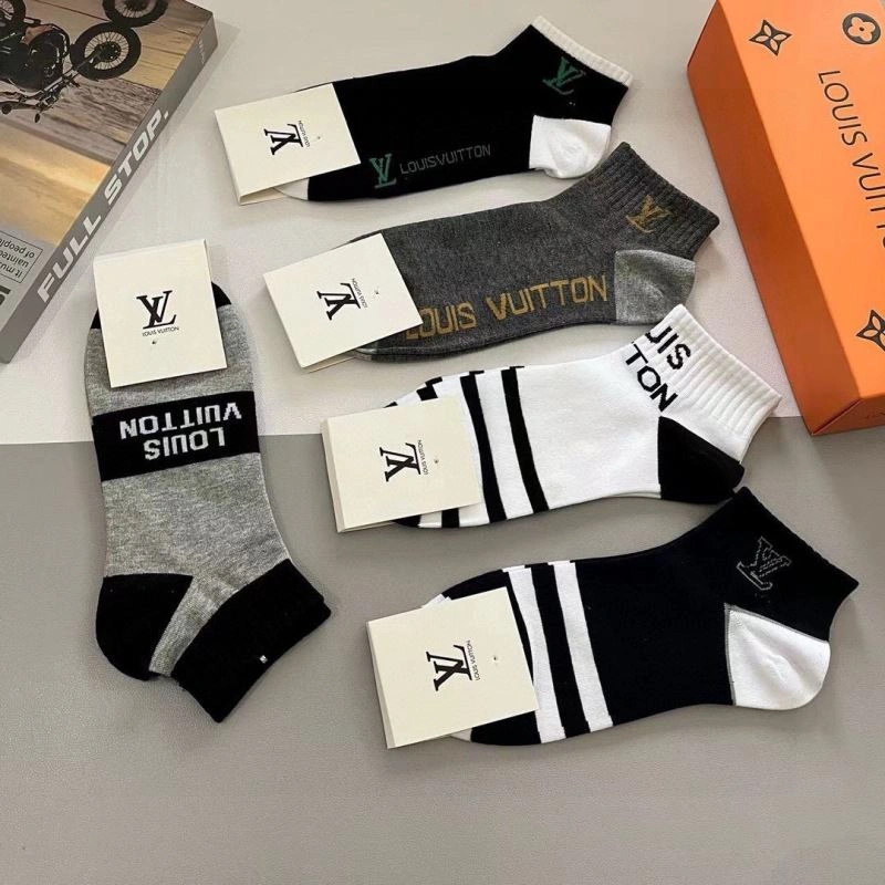 Flexible Louis Vuitton Socks 273219