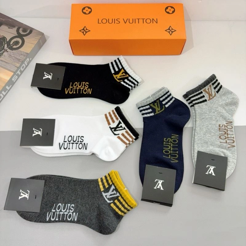 Sporty Louis Vuitton Socks 273212