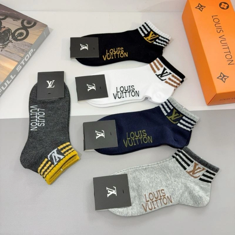 Sporty Louis Vuitton Socks 273212