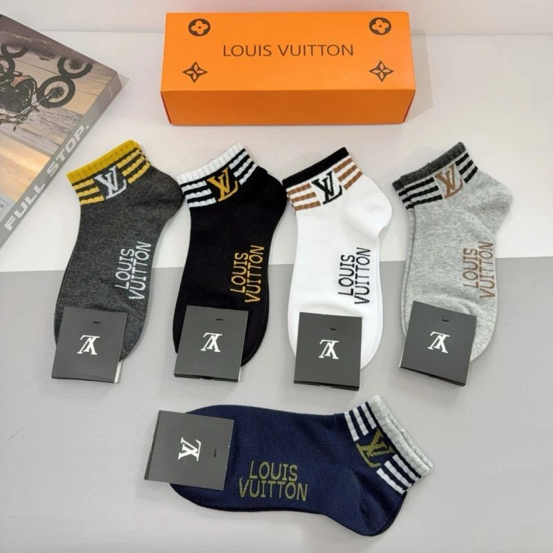 Sporty Louis Vuitton Socks 273212