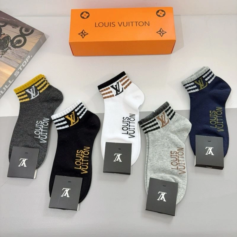 Sporty Louis Vuitton Socks 273212