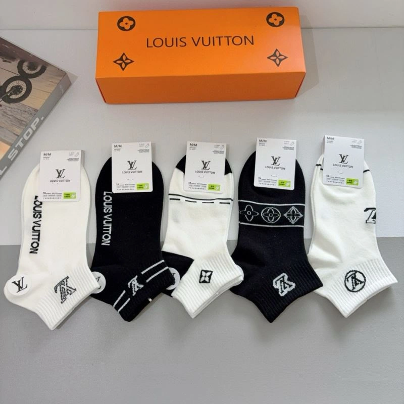 Elegant Louis Vuitton Socks 273093