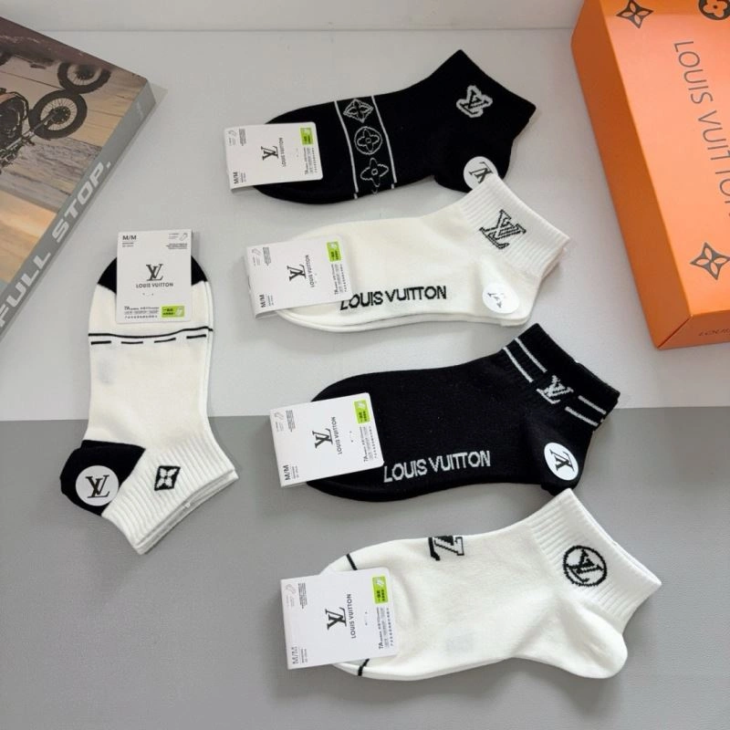Elegant Louis Vuitton Socks 273093