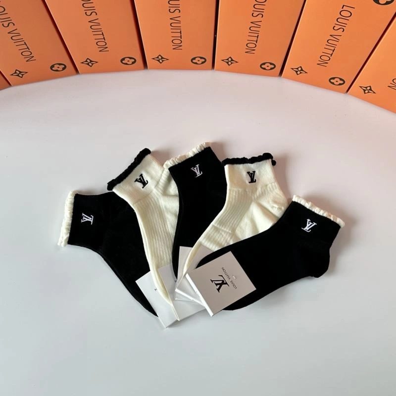 Effortless Louis Vuitton Socks 273611