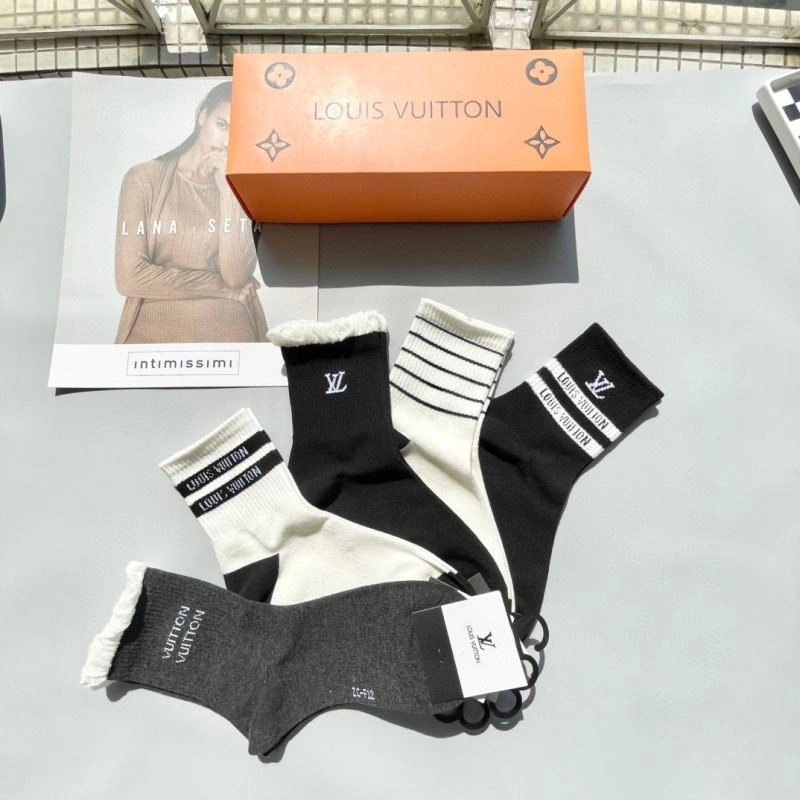 Louis Vuitton Socks WellDesigned 273607