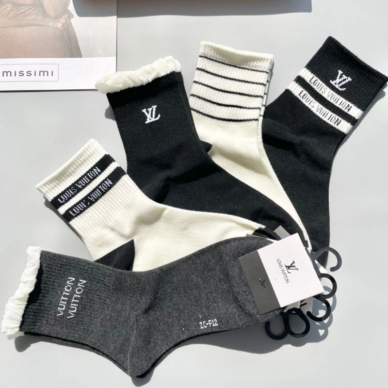 Louis Vuitton Socks WellDesigned 273607