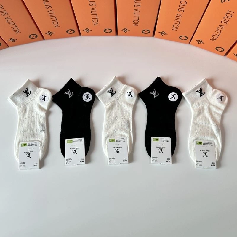 Casual Louis Vuitton Socks 273604