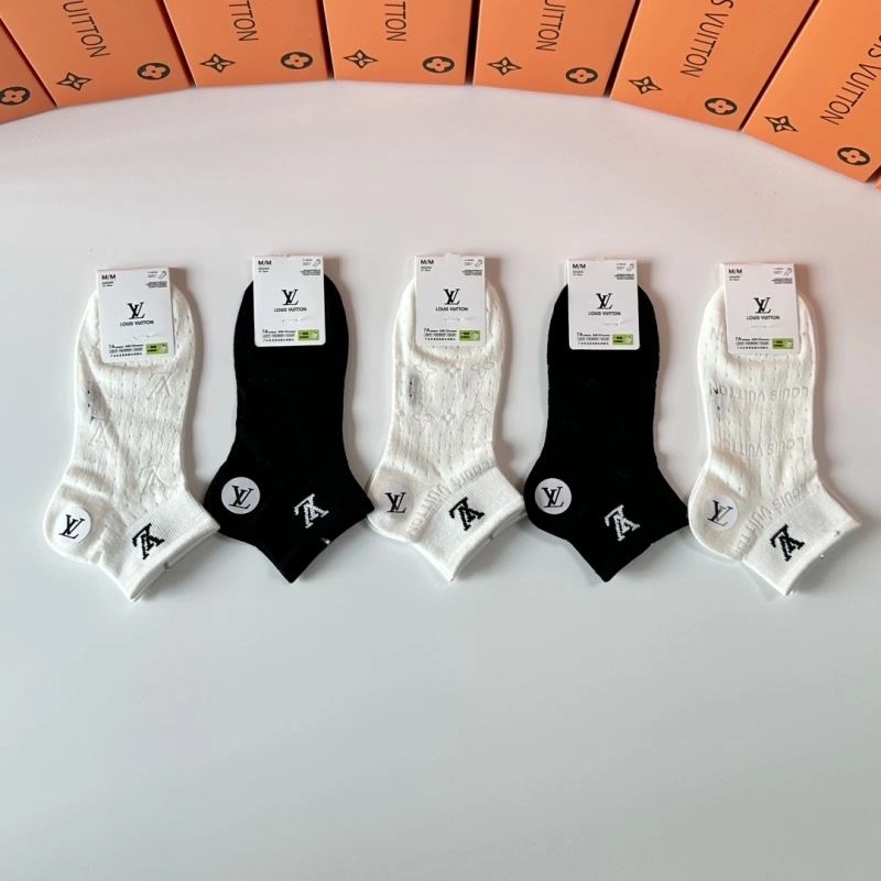 Casual Louis Vuitton Socks 273604