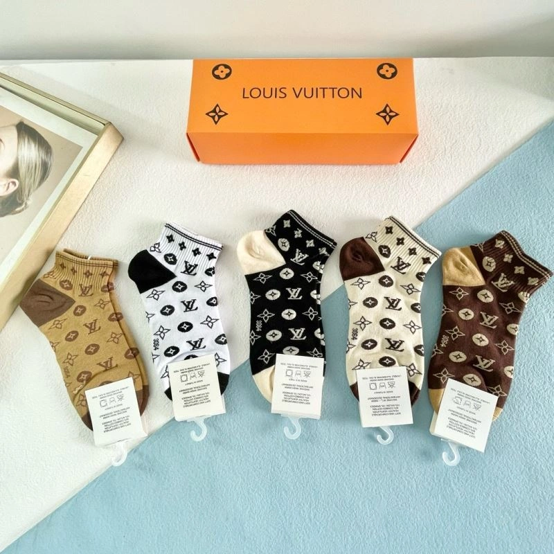 Lightweight Louis Vuitton Socks 273574