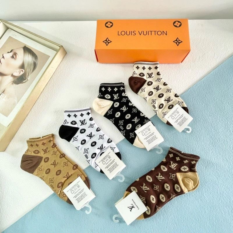 Lightweight Louis Vuitton Socks 273574
