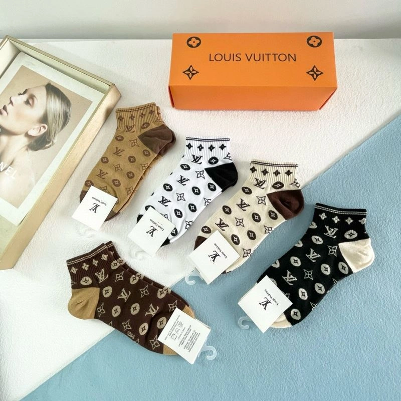 Lightweight Louis Vuitton Socks 273574
