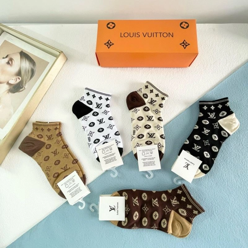 Lightweight Louis Vuitton Socks 273574