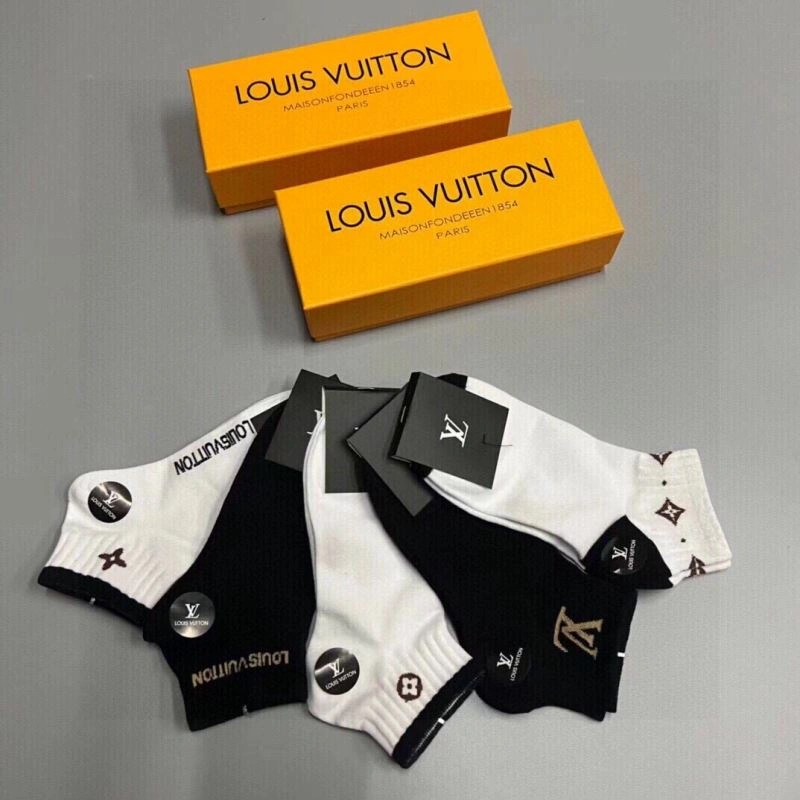Casual Louis Vuitton Socks 273567