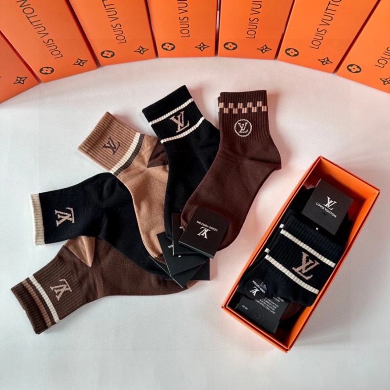 Functional Louis Vuitton Socks 273563