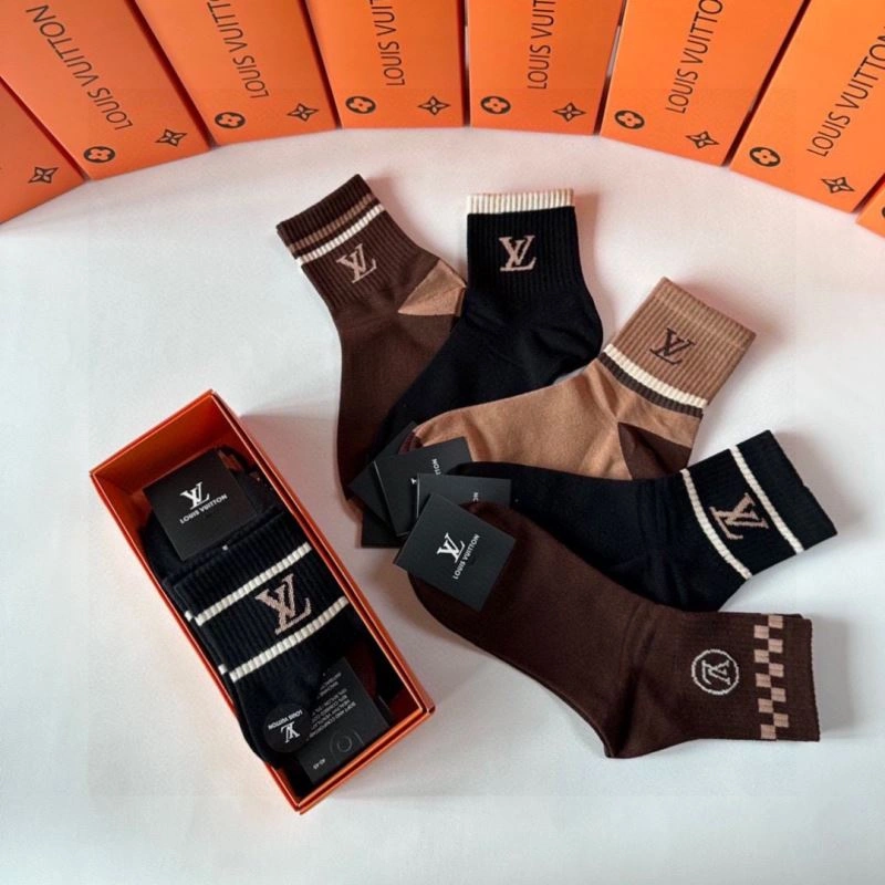 Functional Louis Vuitton Socks 273563