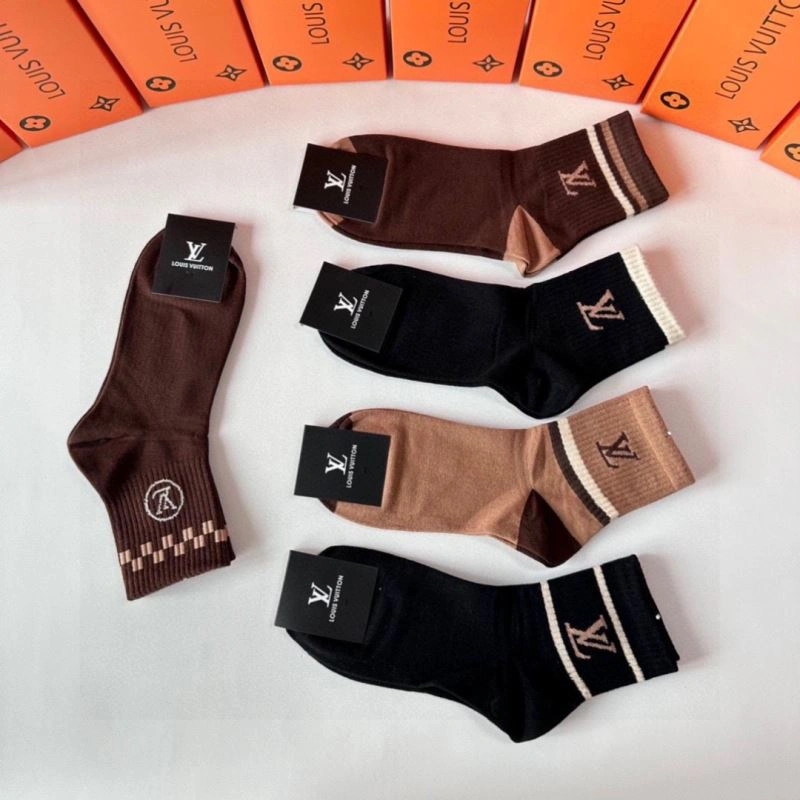 Functional Louis Vuitton Socks 273563