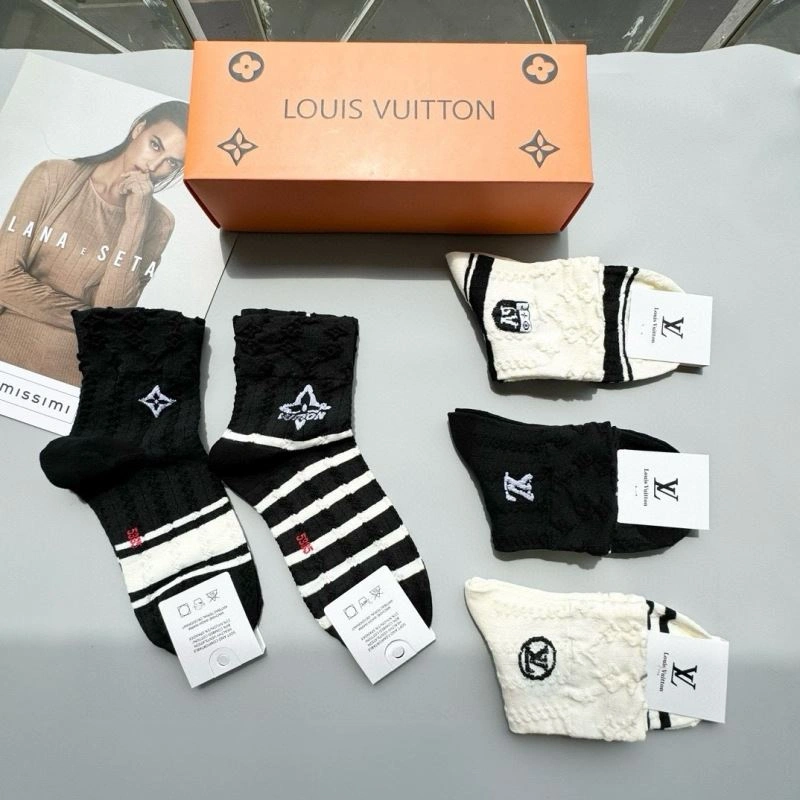 UrbanChic Louis Vuitton Socks 273545