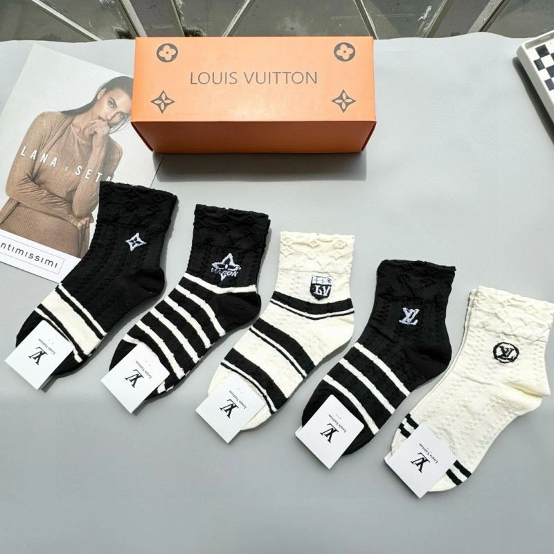 UrbanChic Louis Vuitton Socks 273545