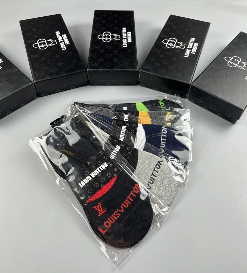 UrbanChic Louis Vuitton Socks 274618
