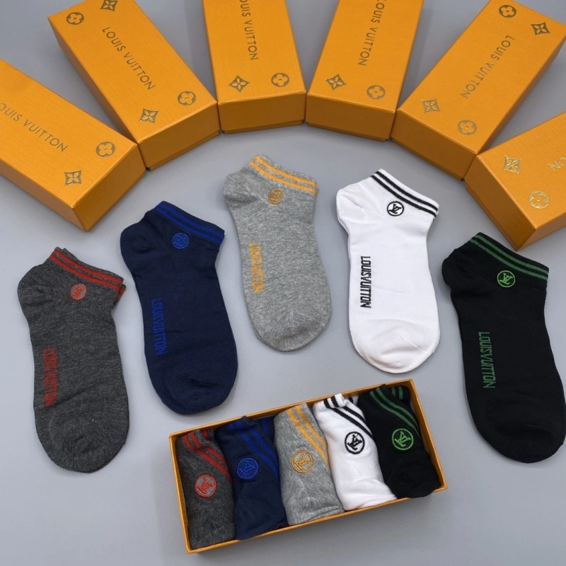 Fashionable Louis Vuitton Socks 274168