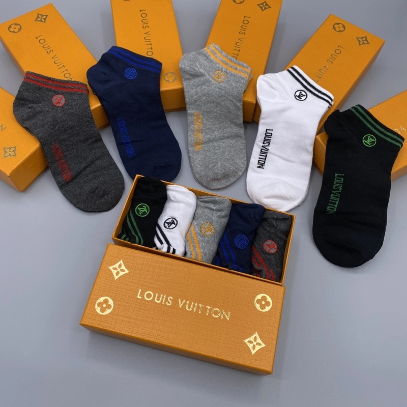 Fashionable Louis Vuitton Socks 274168