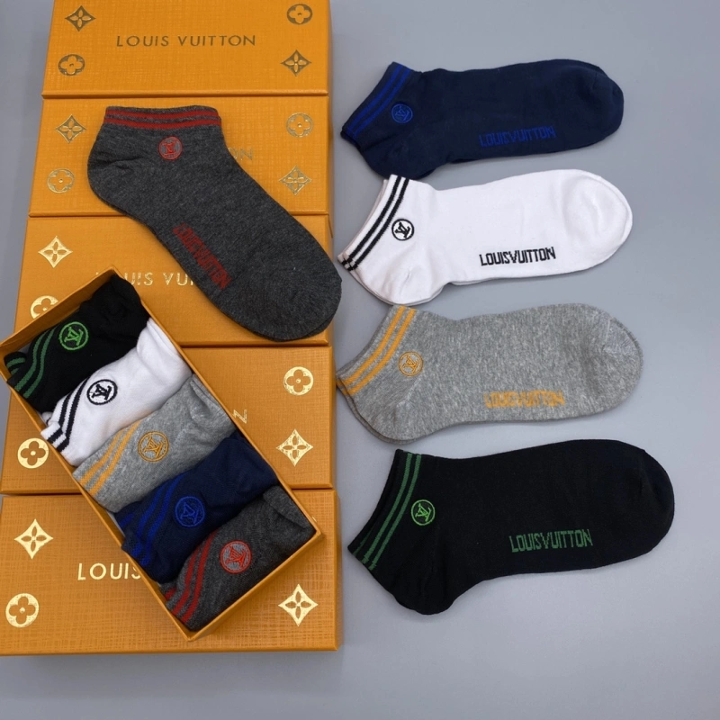 Fashionable Louis Vuitton Socks 274168