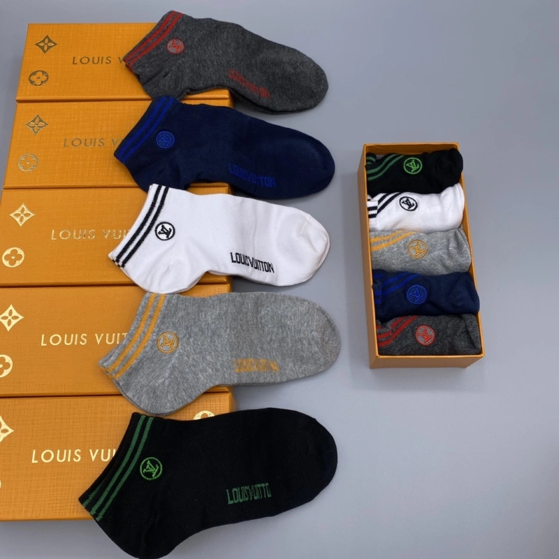 Fashionable Louis Vuitton Socks 274168