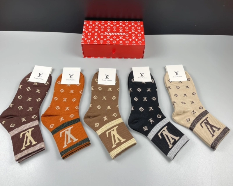 NewStyle Louis Vuitton Socks 274139