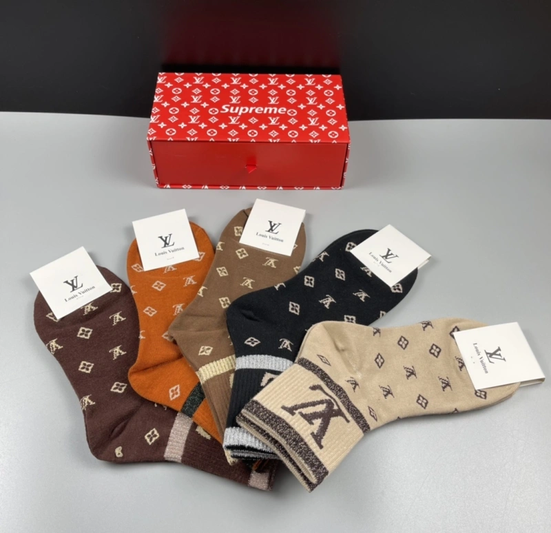 NewStyle Louis Vuitton Socks 274139