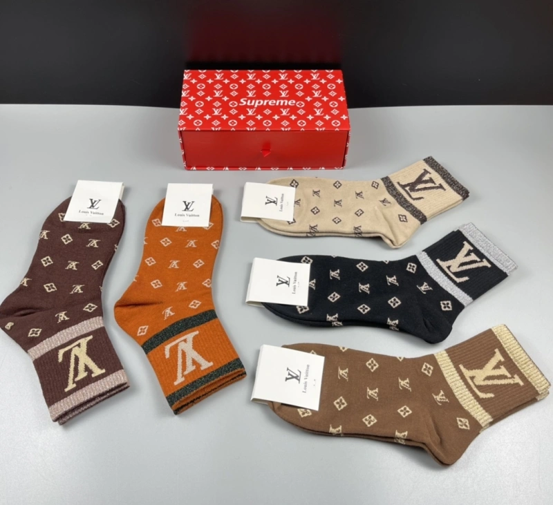 NewStyle Louis Vuitton Socks 274139