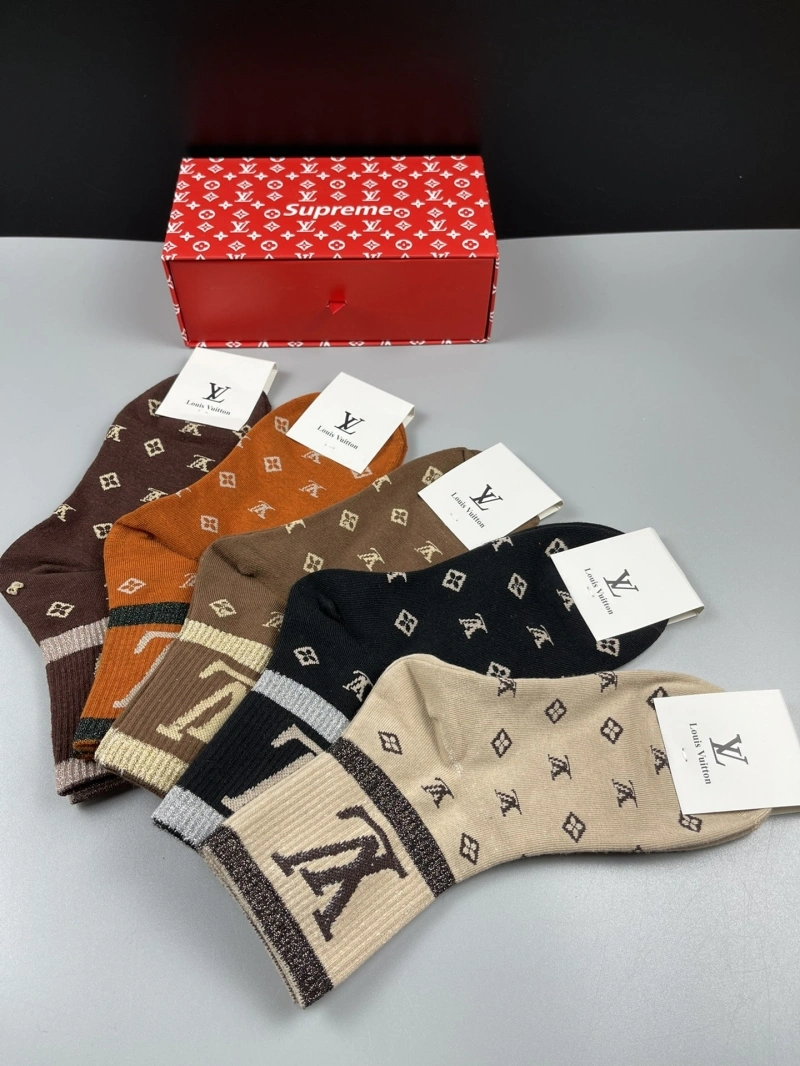 NewStyle Louis Vuitton Socks 274139