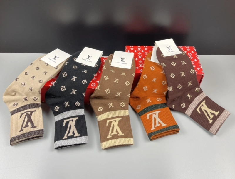 NewStyle Louis Vuitton Socks 274139