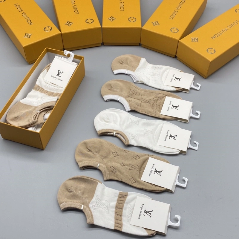 OdorResistant Louis Vuitton Socks 274110
