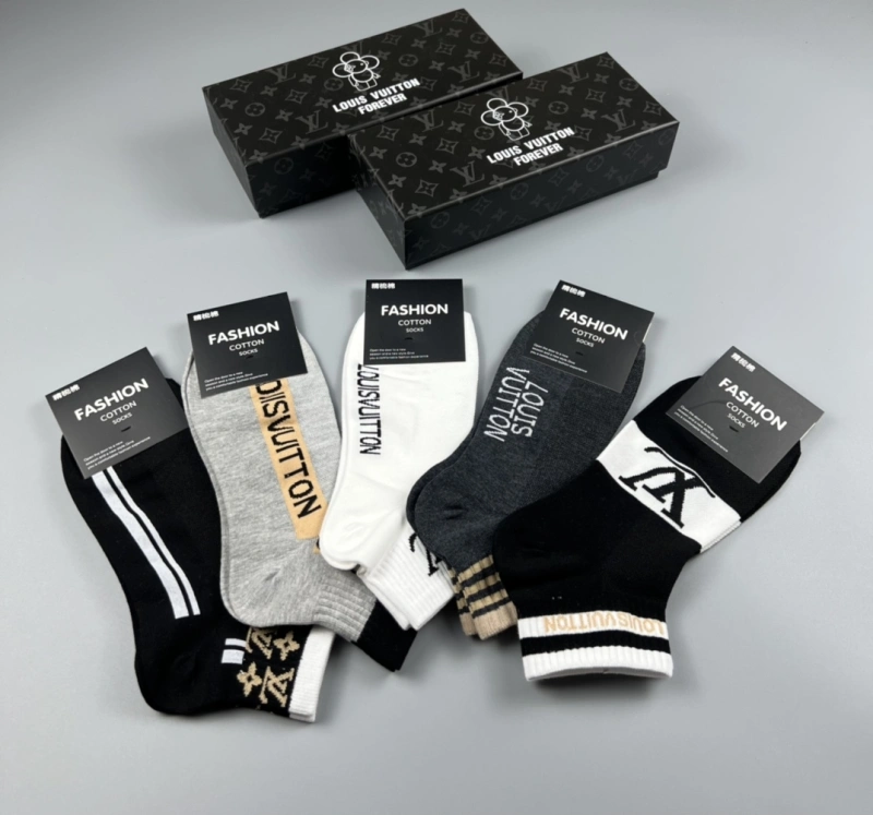 EasyMatch Louis Vuitton Socks 274133
