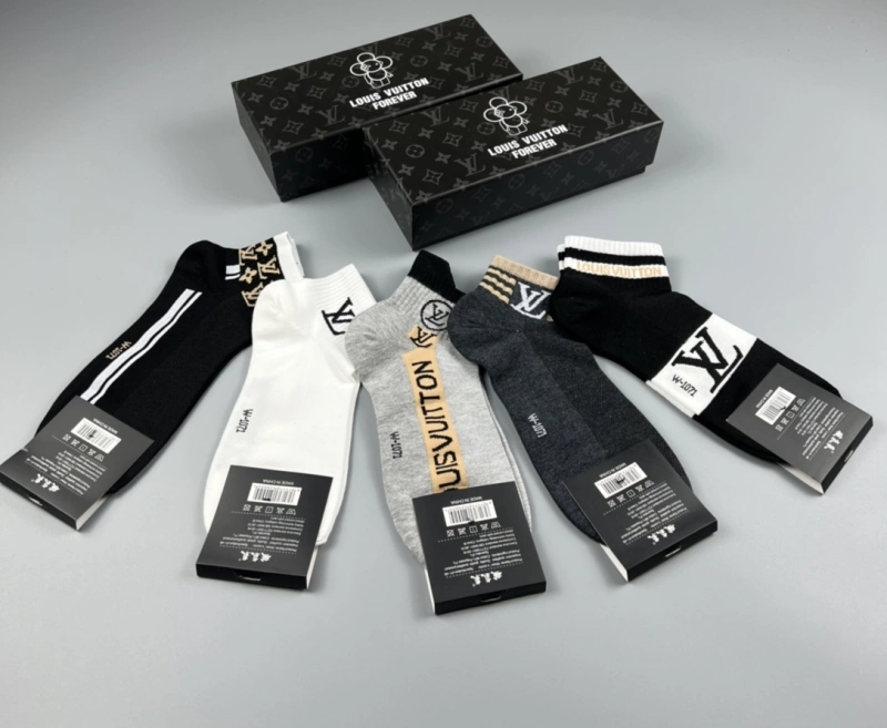 EasyMatch Louis Vuitton Socks 274133
