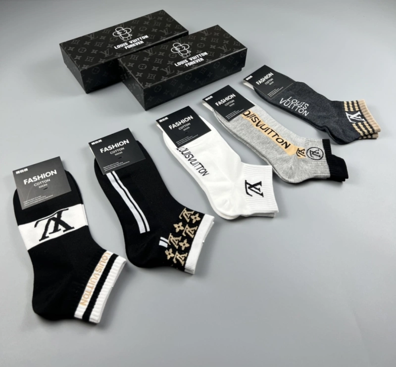 EasyMatch Louis Vuitton Socks 274133