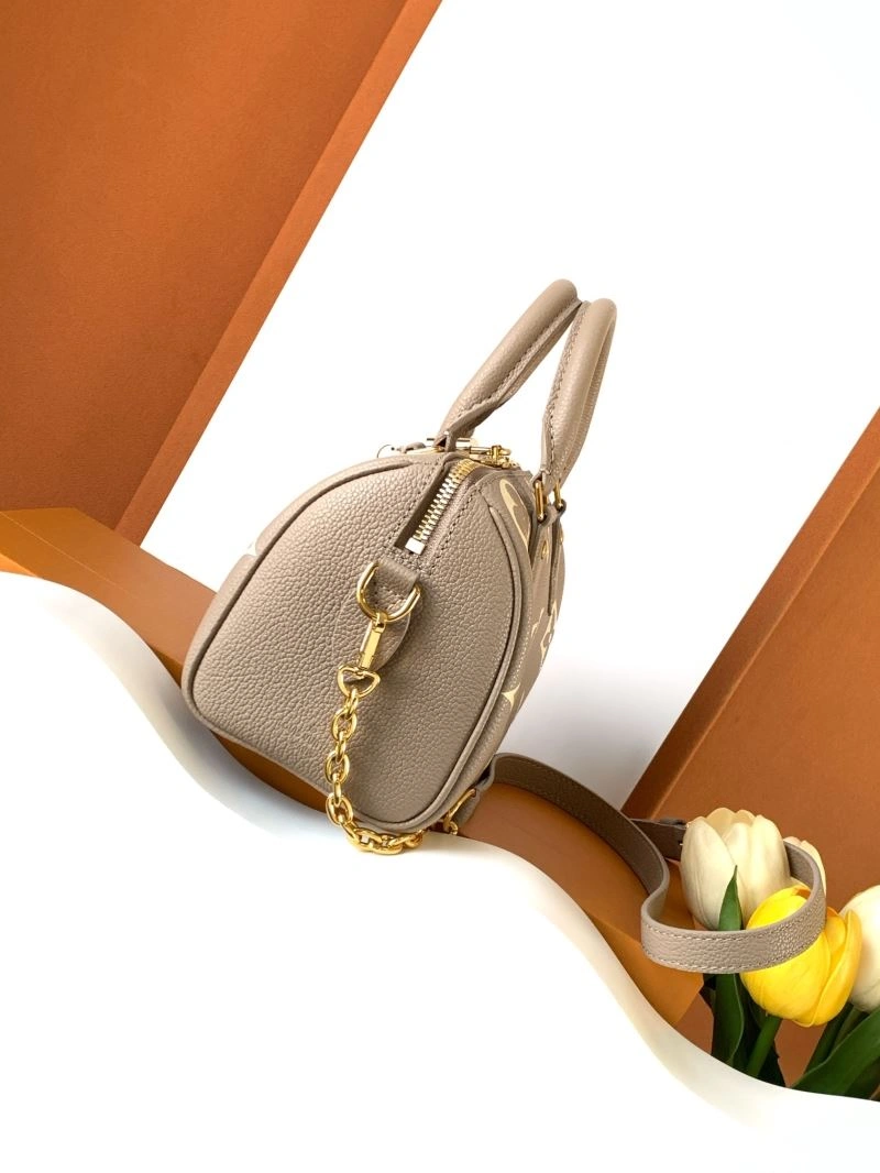 Minimalist Louis Vuitton Speedy Bags 93743