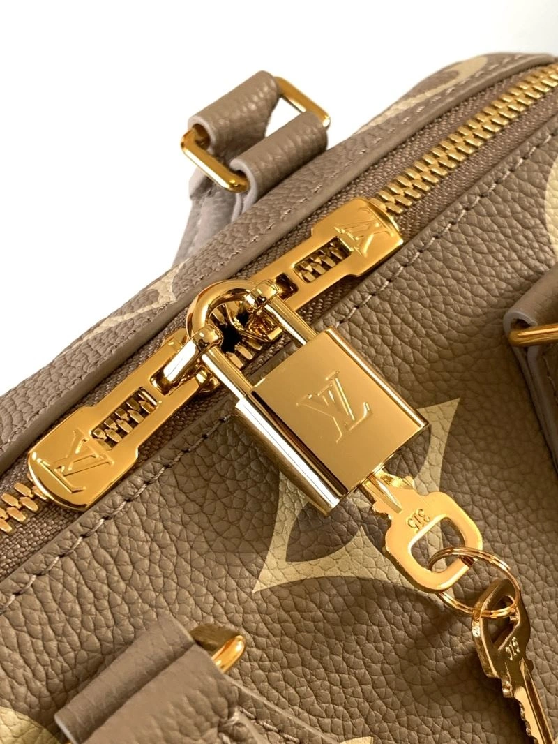 Minimalist Louis Vuitton Speedy Bags 93743