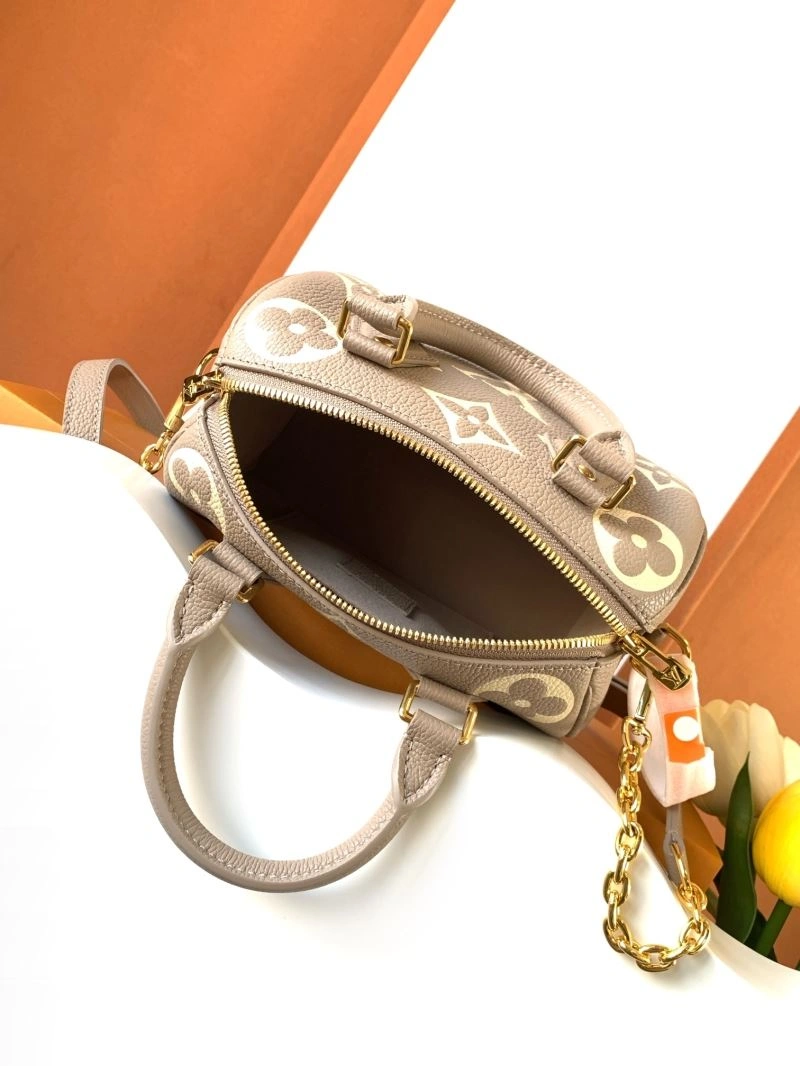 Minimalist Louis Vuitton Speedy Bags 93743